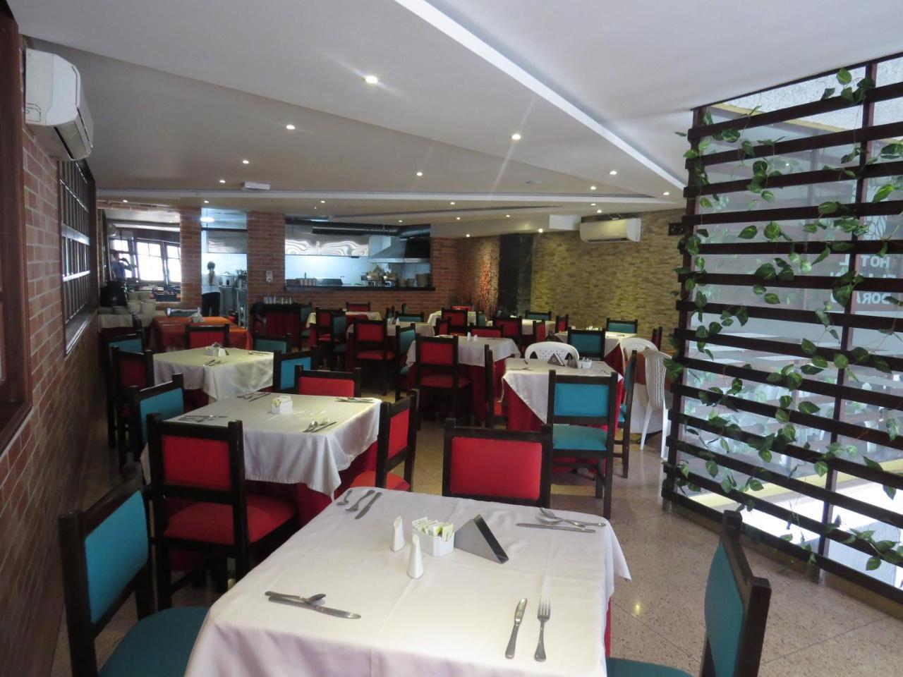 Hotel Leon Dorado Букараманга Екстериор снимка