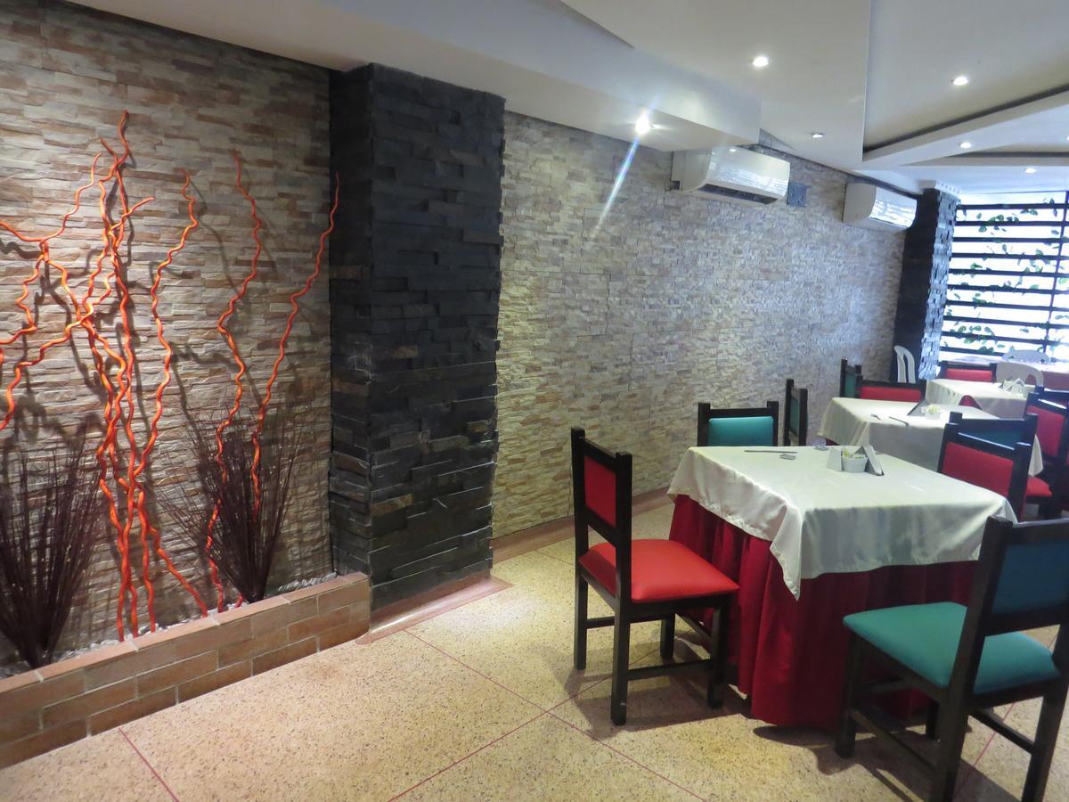 Hotel Leon Dorado Букараманга Екстериор снимка