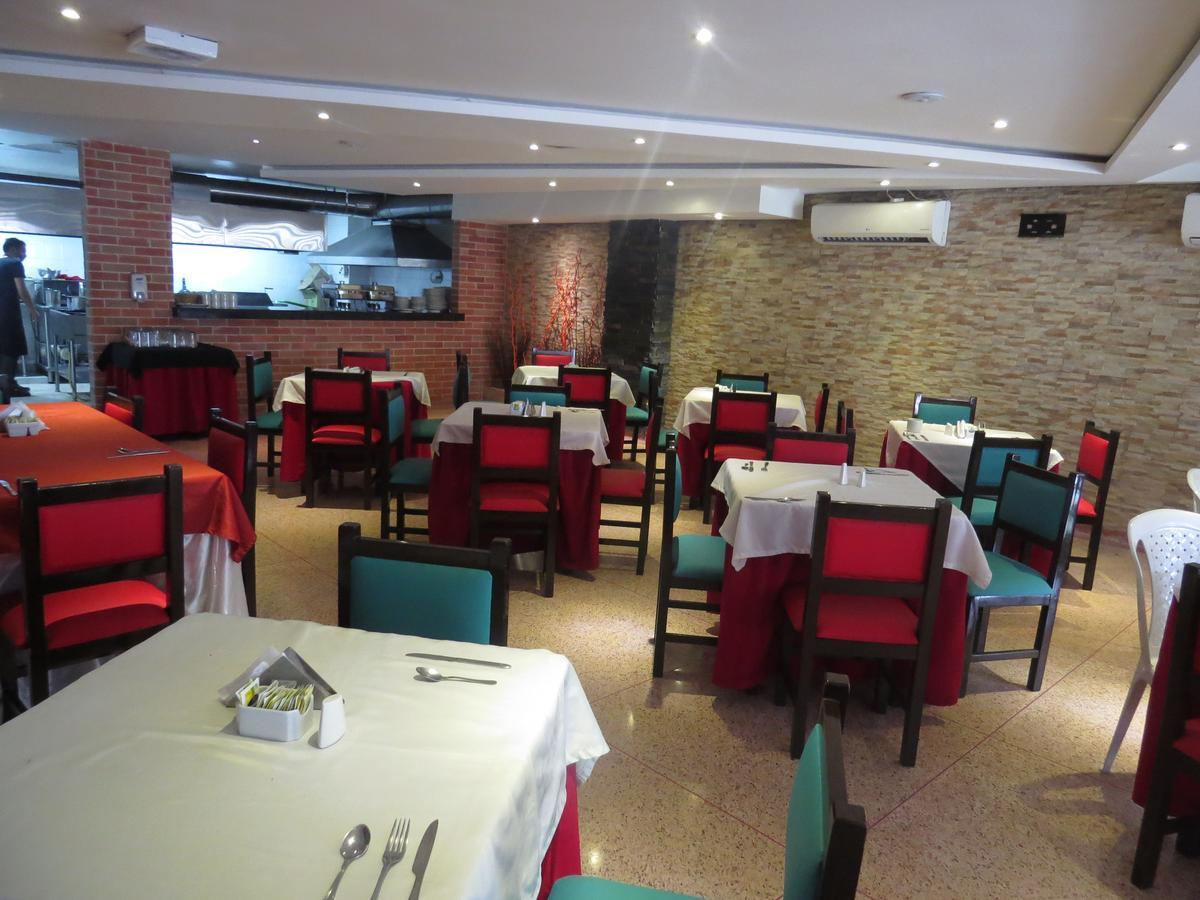 Hotel Leon Dorado Букараманга Екстериор снимка