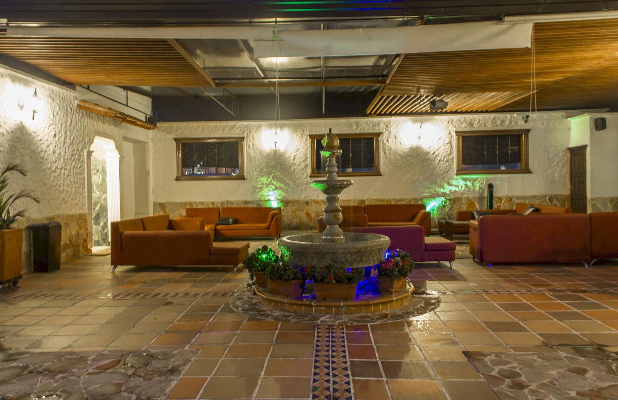 Hotel Leon Dorado Букараманга Екстериор снимка